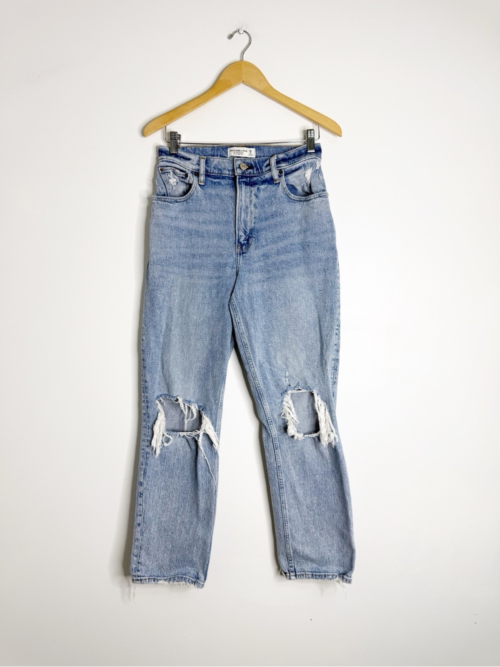 Abercrombie & Fitch Curve Love 90s Straight Jeans Size 6S/28 Distressed